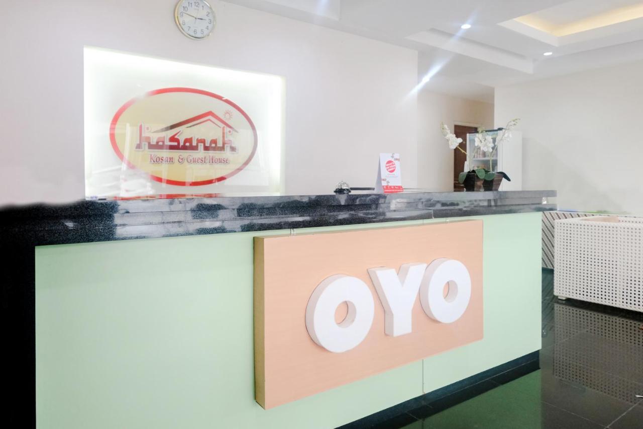 Oyo 696 Hasanah Guest House Syariah De Saphire Маланг Экстерьер фото